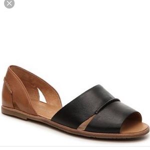 Franco Sarto Black&Tan Flats - Never Worn -Size 10